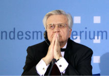 ECB President Trichet (Reuters/Thomas Peter)