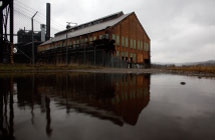 An abandoned blast furnace in Pittsburgh (Reuters/Eric Thayer)