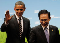 US President Obama (L) and S Korean President Lee (Reuters/Jason Reed)