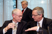 EU Council President Herman Van Rompuy (L), Eurogroup president Juncker  (R) and ECB President Trichet (back) (Reuters/Francois Lenoir)