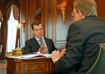 Russian President Dmitry Medvedev (L) speaks with former Finance Minister Alexei Kudrin at the Gorki residence outside Moscow(Reuters/RIA Novosti/Dmitry Astakhov)