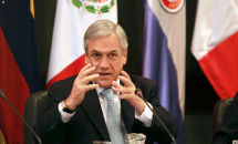 Chile's President Sebastian Pinera gestures during a speech at a meeting.(REUTERS/Pablo La Rosa)