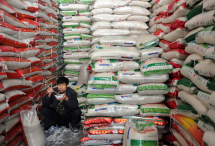A rice vendor in Hefei (REUTERS/Jianan Yu) 