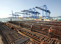 Construction of a new port. (REUTERS/Lee Jae Won) 
