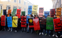 Students protesting in Rome. (REUTERS/Remo Casilli)  