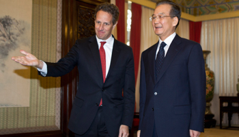 US Treasury Secretary Timothy Geithner and Chinese Premier Wen Jiabao. (REUTERS/Andy Wong/Pool)