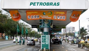 A Petrobras petrol station. (REUTERS/Bruno Domingos)