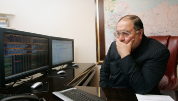 Russian billionaire Alisher Usmanov in his office in Moscow. (REUTERS/Sergei Karpukhin)