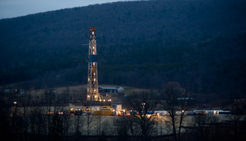 A natural gas well is drilled near Canton, Pennsylvania. (REUTERS/Stringer)