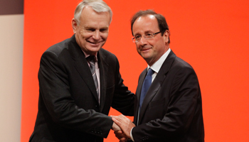 Francois Hollande with prime ministerial contender Jean-Marc Ayrault. (REUTERS/Stephane Mahe)