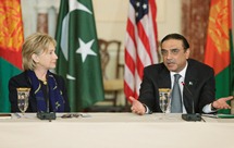 Pakistan's President Asif Ali Zadari with US Secretary of State Hillary Clinton (REUTERS/Yuri Gripas)