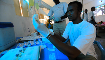 Medical workers in Sudan prepare AmBisome treatments for visceral leishmaniasis (REUTERS/Mohamed Nureldin Abdallah)