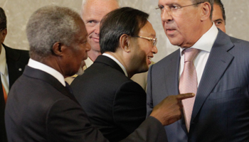 Joint Special Envoy of the United Nations and the Arab League for Syria Kofi Annan with Russia's Foreign Minister Sergei Lavrov. (REUTERS/Denis Balibouse)