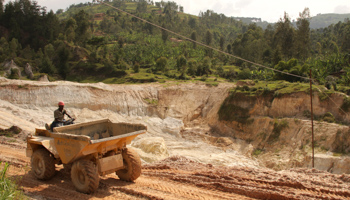 A miner works at a cassiterite and tantalum mine in Gatumba (REUTERS/Stringer)