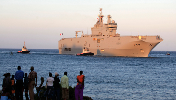 A French warship engaged in anti-piracy operations arrives in Mombasa (REUTERS/Joseph Okanga)