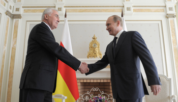 Russian President Vladimir Putin meets with South Ossetian President Leonid Tibilov (REUTERS/RIA Novosti)