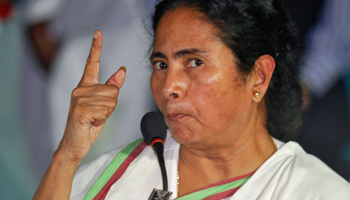 Mamata Banerjee gestures during news conference (REUTERS/Rupak De Chowdhuri)