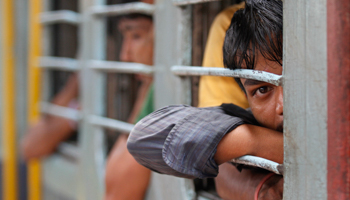 Migrants from India's northeastern states on a train bound for Assam (REUTERS/Rupak De Chowdhuri)