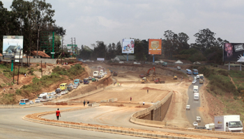 Traffic flows along the Nairobi-Thika highway project (REUTERS/Thomas Mukoya)