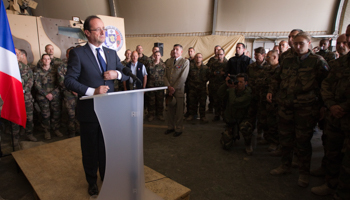 President Francois Hollande announces the early withdrawal of French troops from Afghanistan (REUTERS/POOL New)