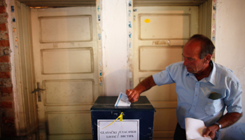 A man casts his vote in Bosnia-Hercegovina's local elections (REUTERS/Dado Ruvic)