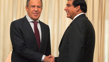 Pakistan's Prime Minister Raja Pervez Ashraf and Russia's Foreign Minister Sergei Lavrov meet Islamabad (REUTERS/Thomas Mukoya)