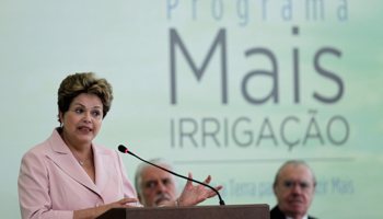 President Dilma Rousseff launches an irrigation programme (REUTERS/Ueslei Marcelino)