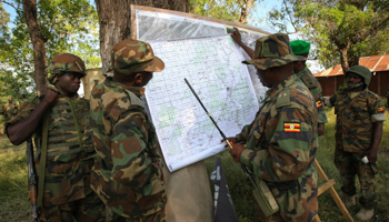 AMISOM field commanders study a map (REUTERS/Handout)