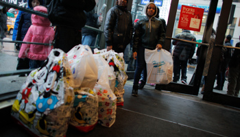 Shoppers inside Macy's Manhattan department store in New York (REUTERS/Eduardo Munoz)