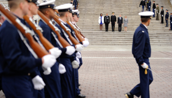 Troops rehearse for the forthcoming presidential inauguration in Washington (REUTERS/Mike Theiler)