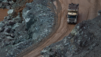 A truck transports rocks at the Cana Brava mine (REUTERS/Ueslei Marcelino)