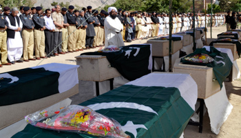 Mourners attend the funeral of victims killed in a bomb blast claimed by the Taliban in Quetta (Reuters/Naseer Ahmed)