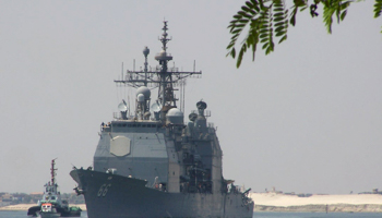 A US destroyer crosses the Suez canal (Reuters/Stringer)