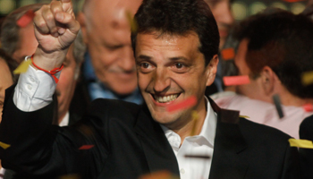 Sergio Massa celebrates after the results of the legislative elections in Buenos Aires (Reuters/Agustin Marcarian)