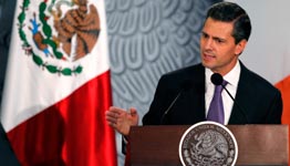 Enrique Pena Nieto speaks during a welcome ceremony (Reuters/Edgard Garrido)