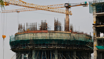 Labourers work at a construction site in New Delhi, India (Reuters/Anindito Mukherjee)