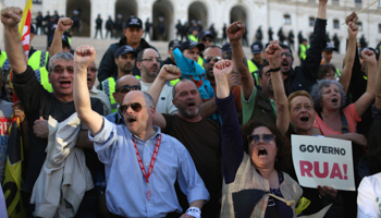 Members of Portuguese civil servant unions protest in Lisbon (Reuters/Rafael Marchante)