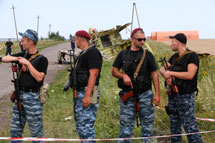 Armed pro-Russian separatists (Reuters/Maxim Zmeyev)