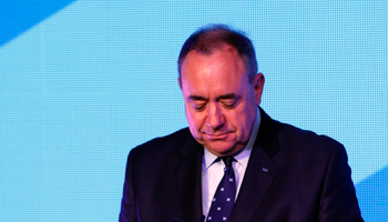 Scotland's First Minister Alec Salmond reacts as he concedes defeat in the independence referendum (Reuters/Russell Cheyne)