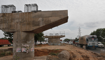 A Delhi-Jaipur national highway flyover under construction at Manesar in the northern Indian state of Haryana (Reuters/Adnan Abidi)