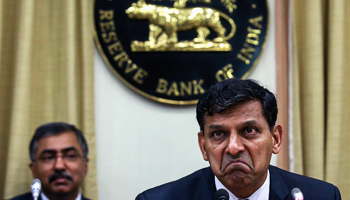 Raghuram Rajan gestures while replying to a question during a news conference in Mumbai (Reuters/Danish Siddiqui)
