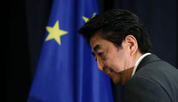 Japan's Prime Minister Shinzo Abe arrives at a news conference upon the conclusion of his tour to Europe (Reuters/Francois Lenoir)