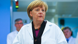 Merkel visits a factory in Penzberg (Reuters/Michael Dalder)