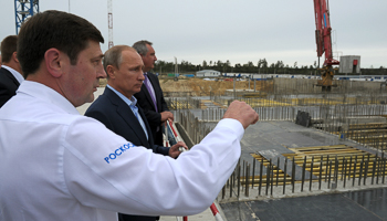 Putin, Rogozin and Ostapenko, former head of Roscosmos, at Vostochny Cosmodrome  (REUTERS/Alexei Druzhinin/RIA Novosti/Kremlin) 