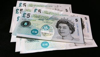 Sample five pound banknotes (REUTERS/Chris Ratcliffe/pool)