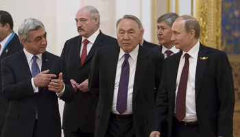 Armenia's President Sargsyan, Belarus' President Alexander Lukashenko, Kazakhstan's President Nursultan Nazarbayev, Kyrgyzstan's President Almazbek Atambayev and Russia's President Vladimir Putin  (REUTERS/Host Photo Agency/RIA Novosti 
)