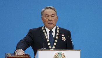 Nazarbayev attends his inauguration ceremony in Astana (REUTERS/Mukhtar Kholdorbekov)