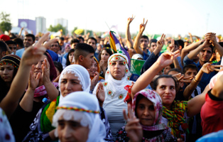 Supporters of the Pro-Kurdish Peoples' Democratic Party (Reuters/Osman Orsal)