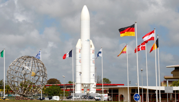 A replica of the rocket Ariane 5 (Reuters/Benoit Tessier)