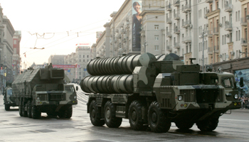Russian S-300 anti-missile rocket system during a military parade rehearsal in Moscow (Reuters/Alexander Natruskin)